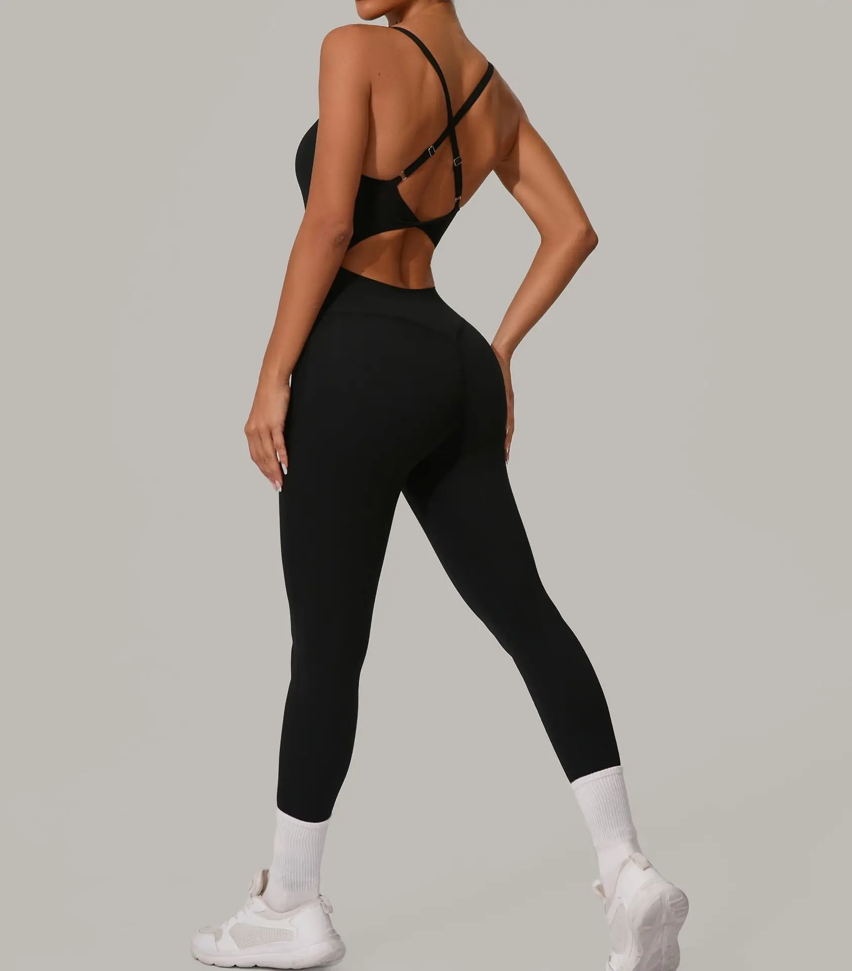 Mono cruzado espalda abierta